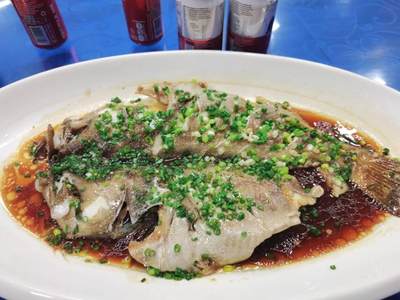 话说倒一版法国法郎200面额是不是有两版，第一版是两个人，印刷完成没有投放销毁了（被扒出发表过不当言