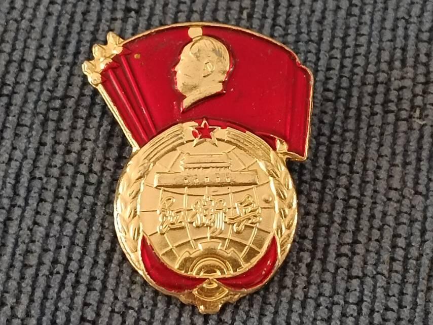 日本毛主席像章