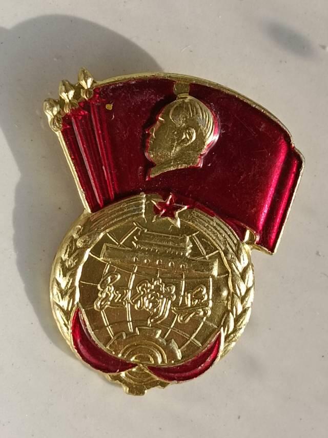 日本毛主席像章