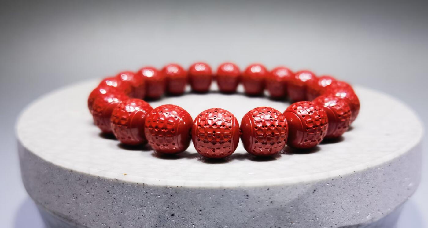 高含量原矿帝王砂钻石面手串佛珠男女款，清新素雅，纯度高磁场大，金属光泽感强。
尺寸：1.0cm
克重：55.3
​