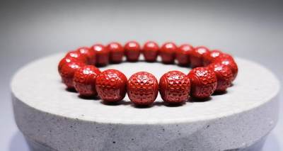 高含量原矿帝王砂钻石面手串佛珠男女款，清新素雅，纯度高磁场大，金属光泽感强。
尺寸：1.0cm
克重：55.3
​