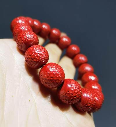 高含量原矿帝王砂钻石面手串佛珠男女款，清新素雅，纯度高磁场大，金属光泽感强。
尺寸：1.0cm
克重：55.3
​