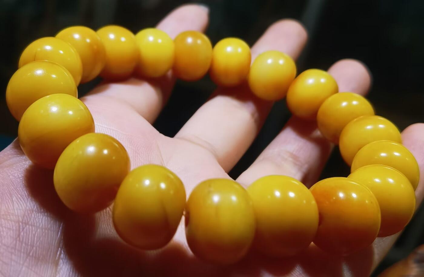 揉骨如玉抹香耳骨男款佛珠手串，已包浆，尺寸:14mm*11mm