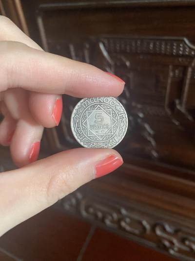 两枚冷门的小众银币