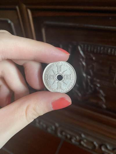 两枚冷门的小众银币