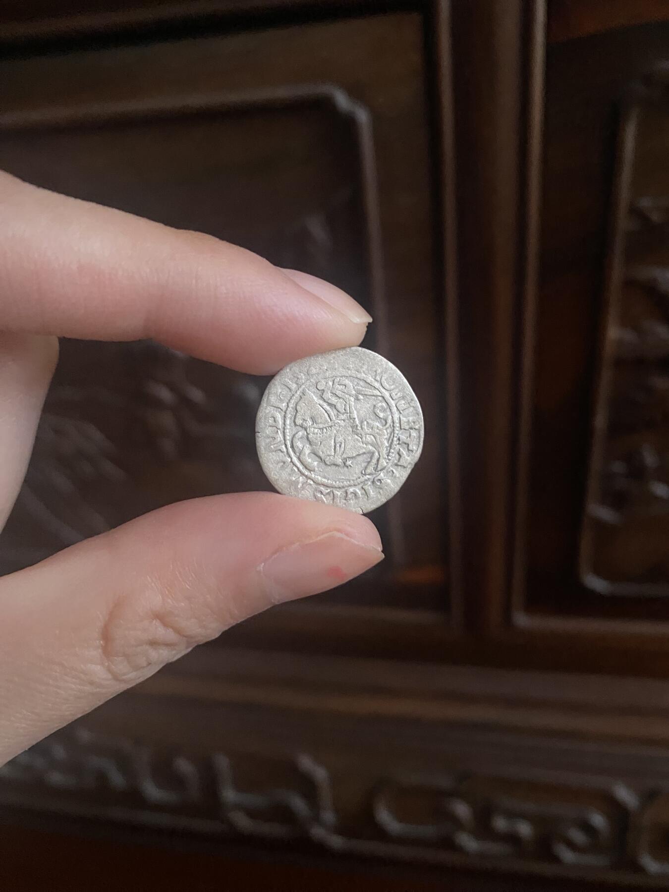 嘻嘻😜随机揪住一枚喜羊羊银币