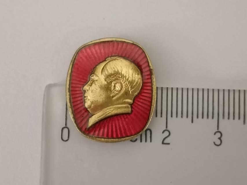 铜鎏金珐琅徽章