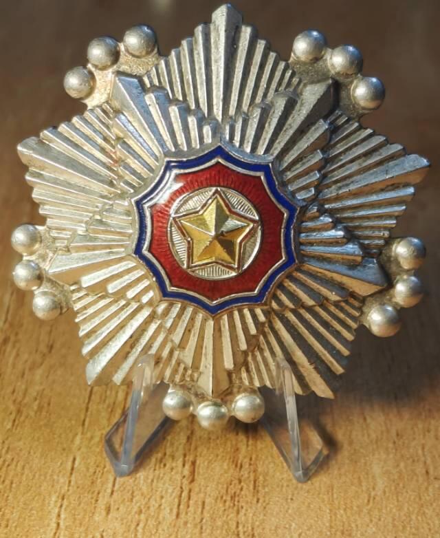 横针版三级国旗勋章，可改转轮版