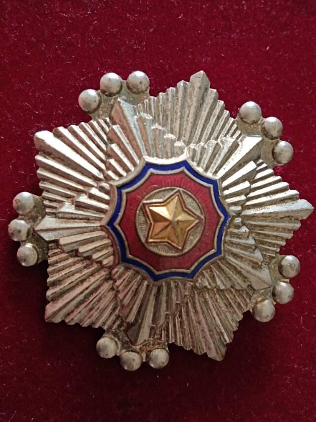 横针版三级国旗勋章，可改转轮版