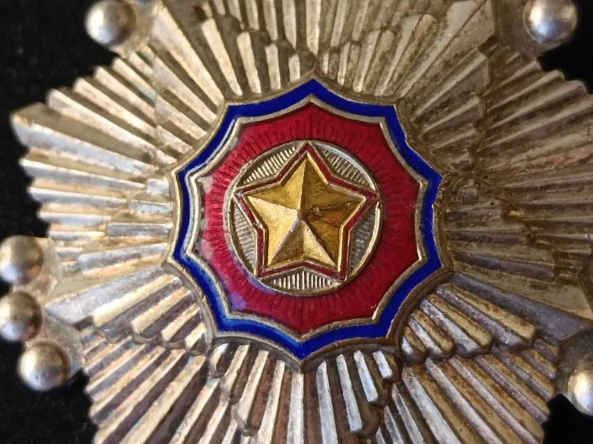 横针版三级国旗勋章，可改转轮版