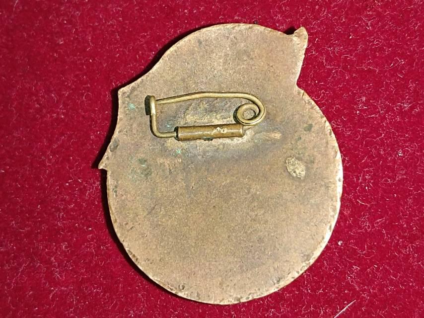 建国一周年纪念章