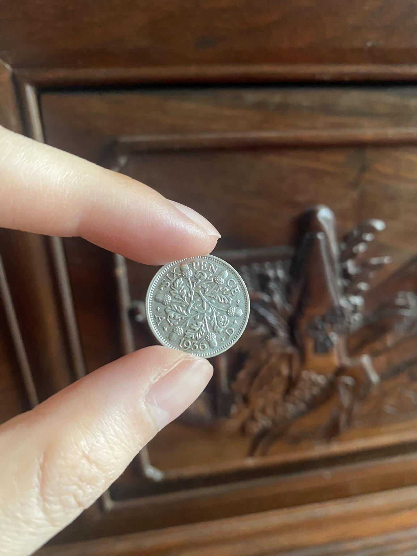 满天都是月光，我却低头看见了幸运6便士