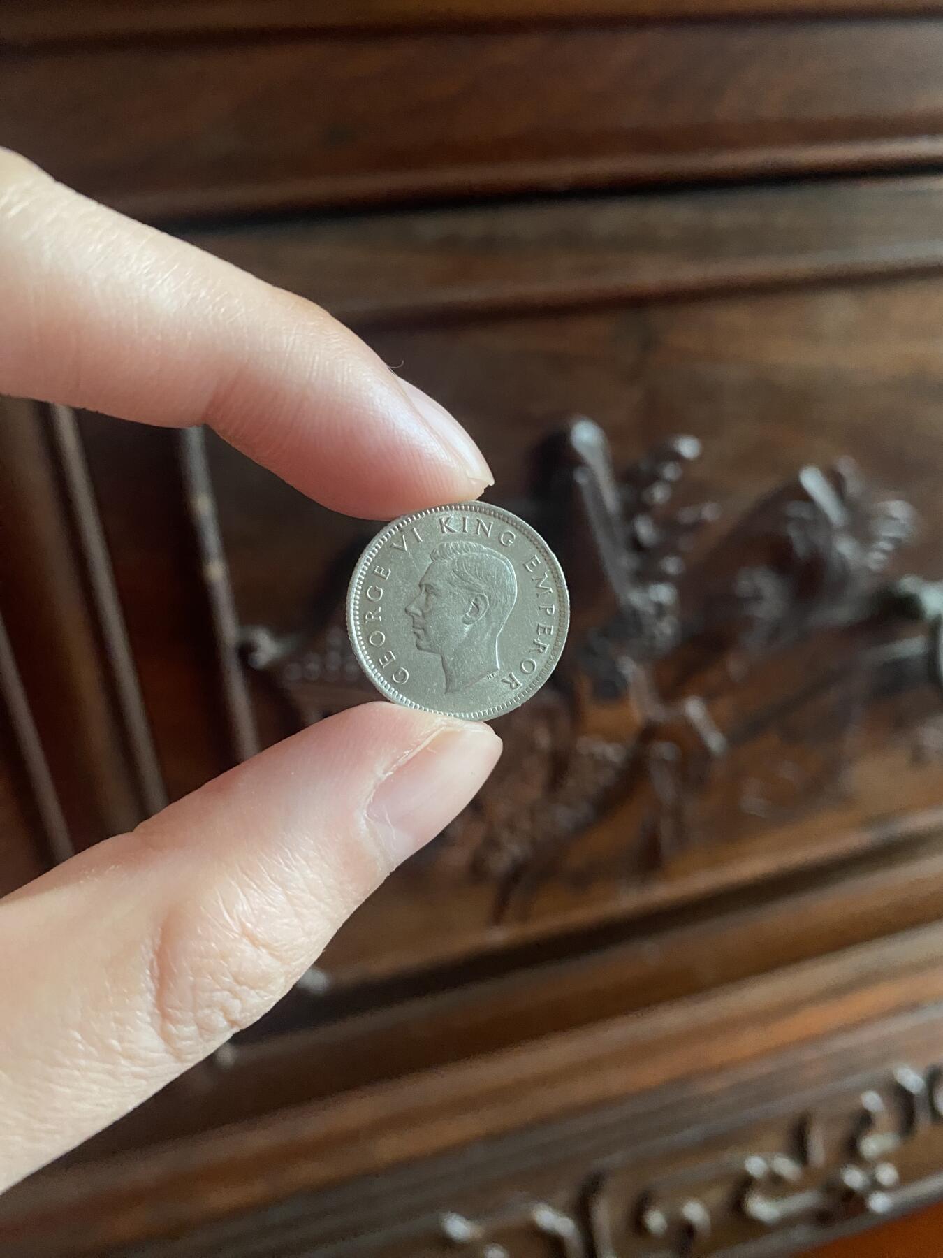 满天都是月光，我却低头看见了幸运6便士