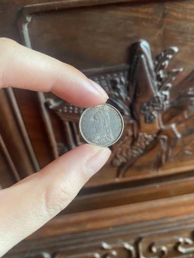 满天都是月光，我却低头看见了幸运6便士