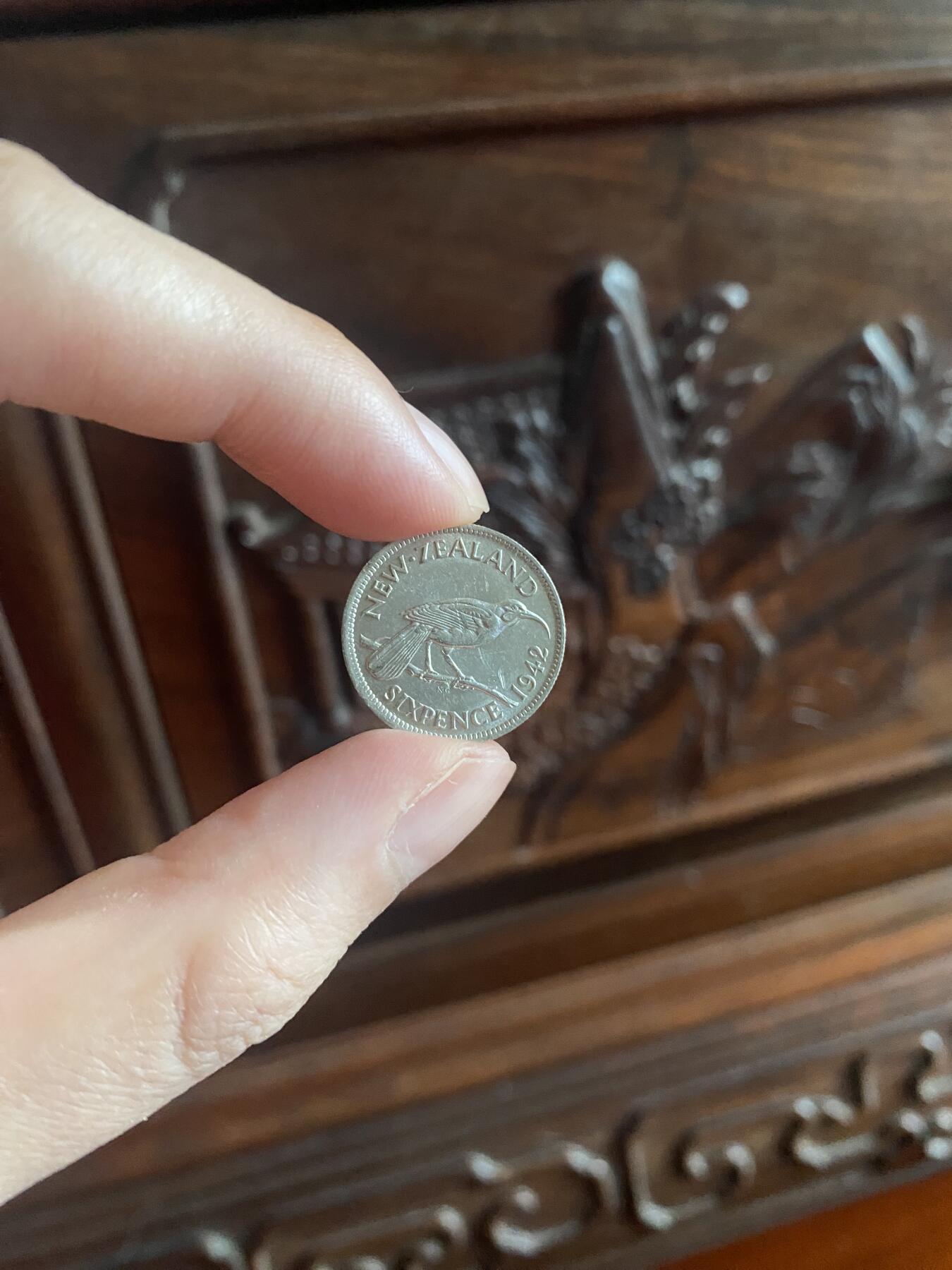 满天都是月光，我却低头看见了幸运6便士