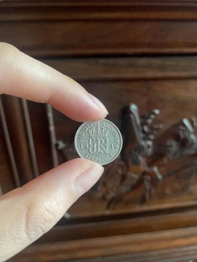 满天都是月光，我却低头看见了幸运6便士