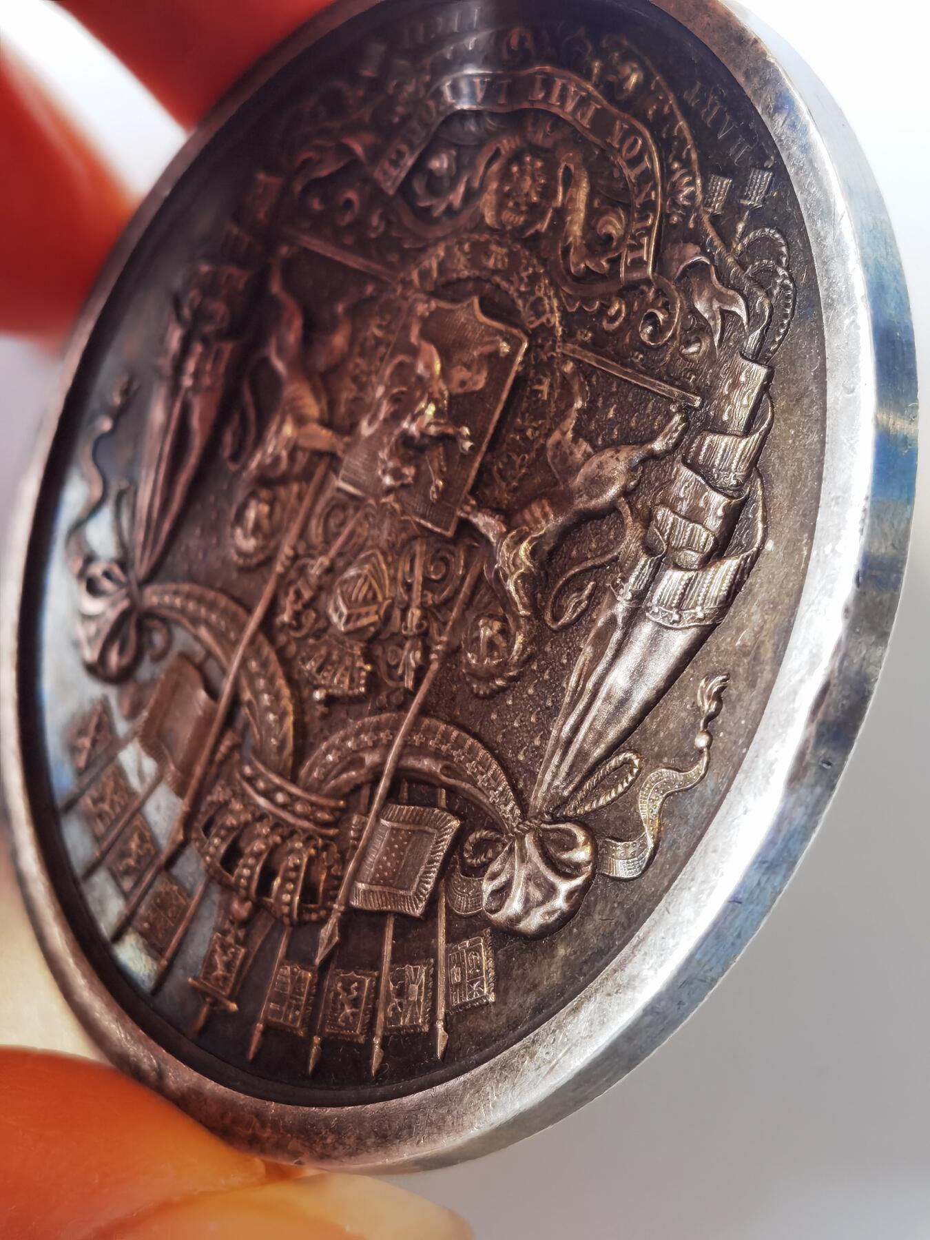 极其稀少的1831年比利时议员大银章，精美绝伦，品相很好。原味老包浆，全世界仅数百枚