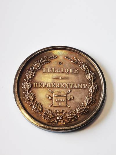 极其稀少的1831年比利时议员大银章，精美绝伦，品相很好。原味老包浆，全世界仅数百枚