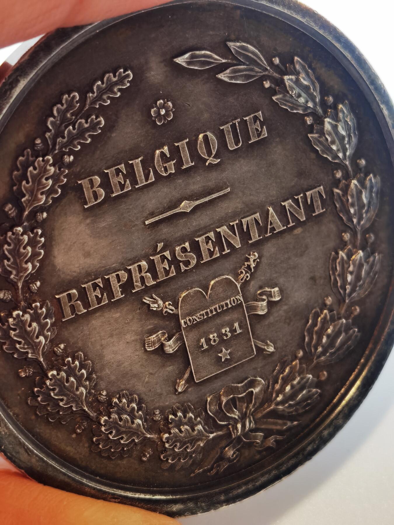 极其稀少的1831年比利时议员大银章，精美绝伦，品相很好。原味老包浆，全世界仅数百枚