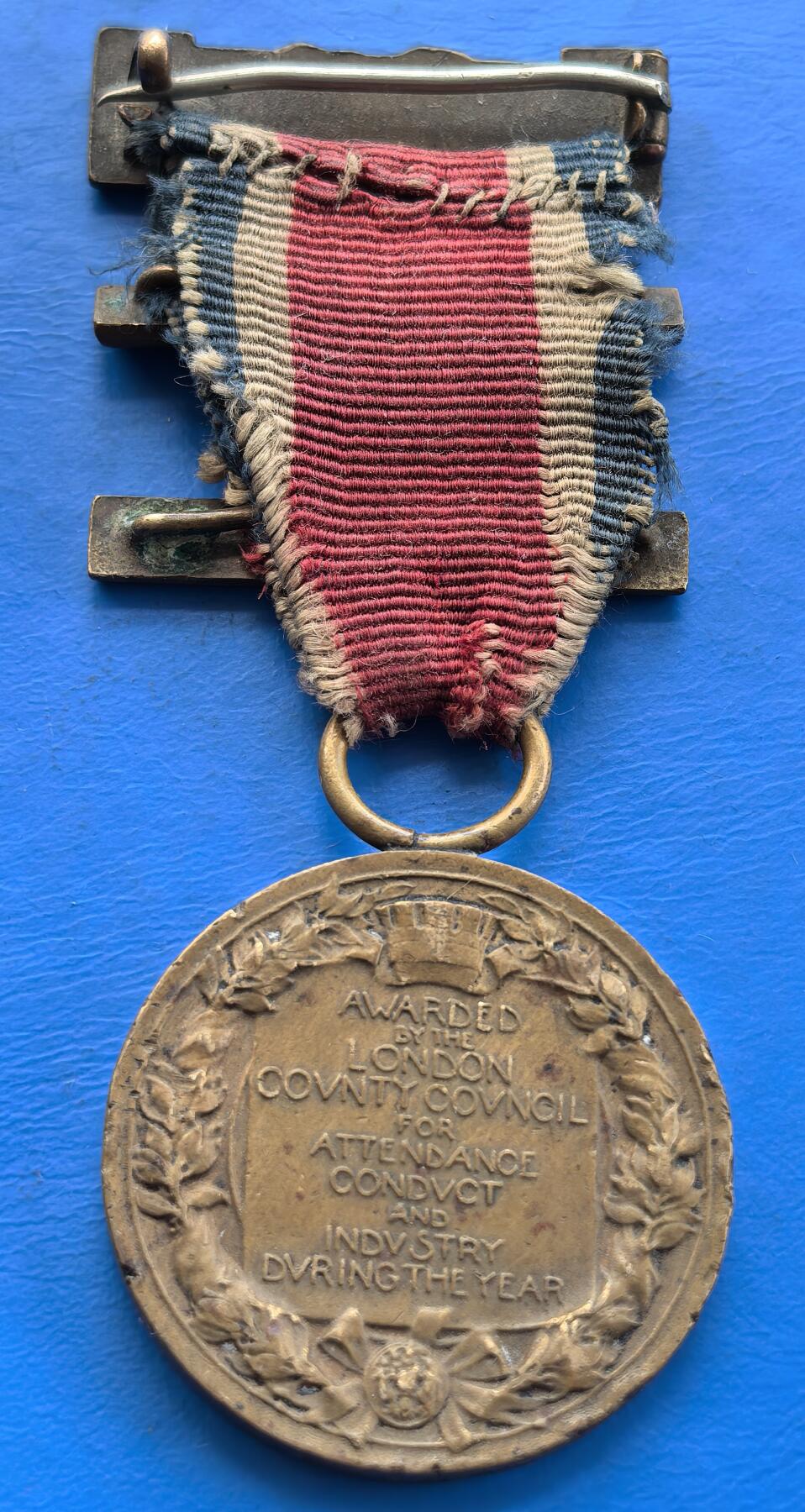 大英帝国1914年-1915年伦敦议会奖章，总长80mm含绶带，章直径31.5mm，总重25克