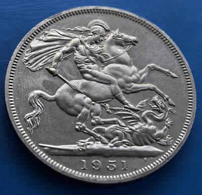 精制英国1951年马剑屠龙克朗型纪念币，直径38mm，厚2.8mm,重28克