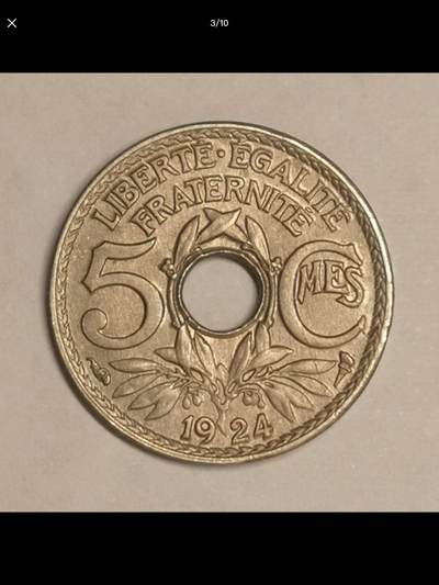 法国的中孔机制币