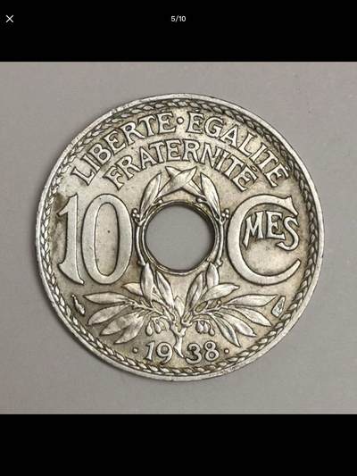 法国的中孔机制币