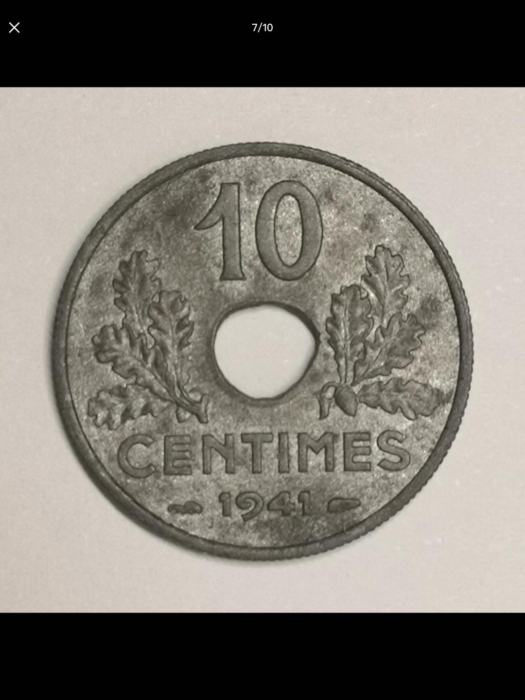 法国的中孔机制币