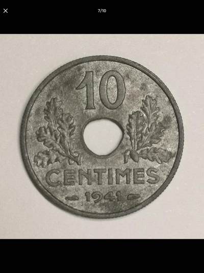 法国的中孔机制币