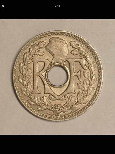 法国的中孔机制币