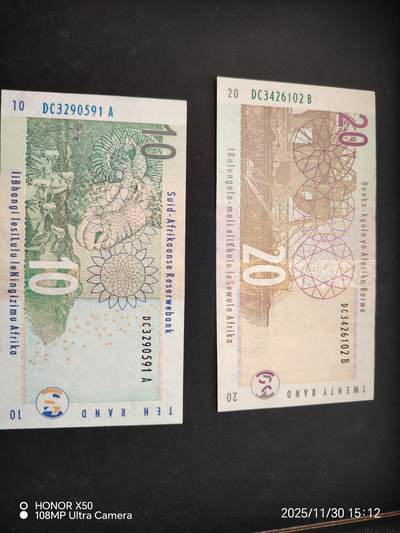 南非2005年首签版本，10兰特20兰特，流通9品左右，有轻微软折，两张一起38元包邮出，有兴趣的可以来。。。。。。。。。。。。。。