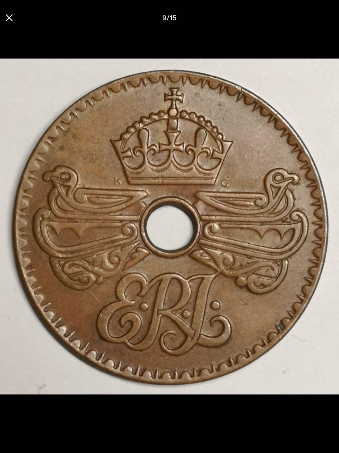 澳属新几内亚的中孔机制币