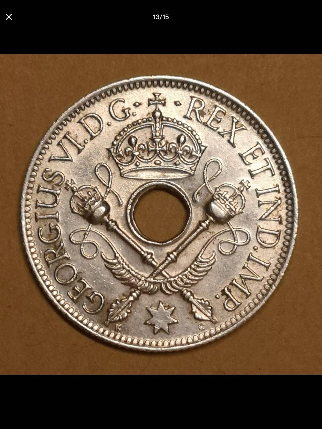 澳属新几内亚的中孔机制币