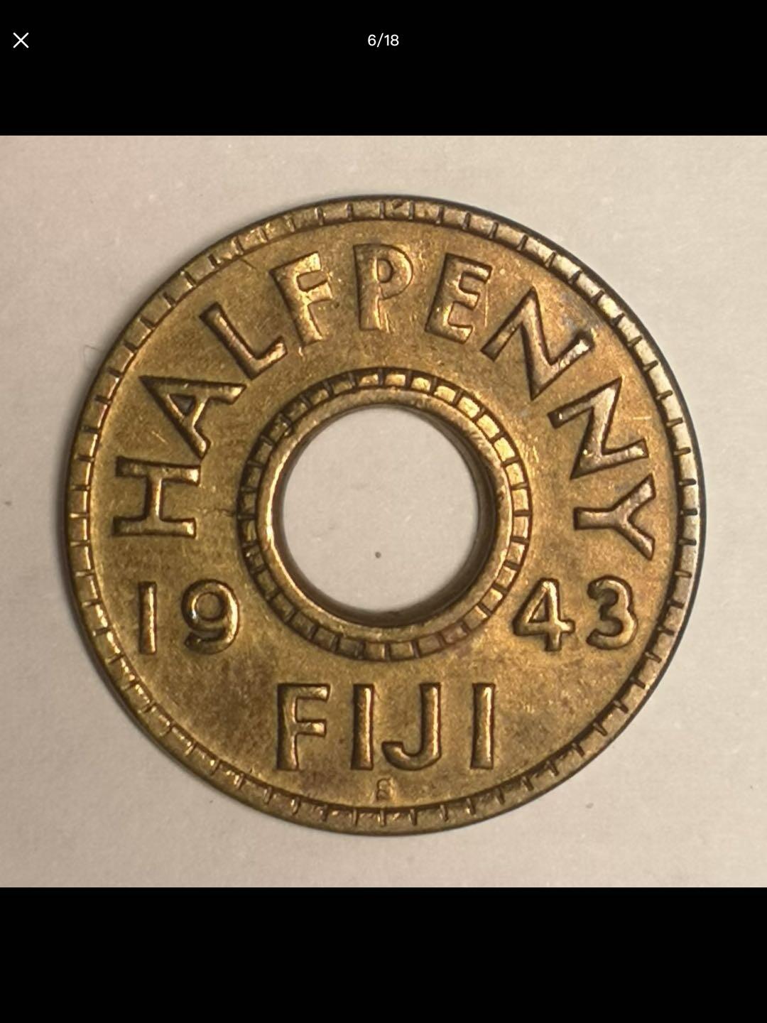 英属斐济的中孔机制币
