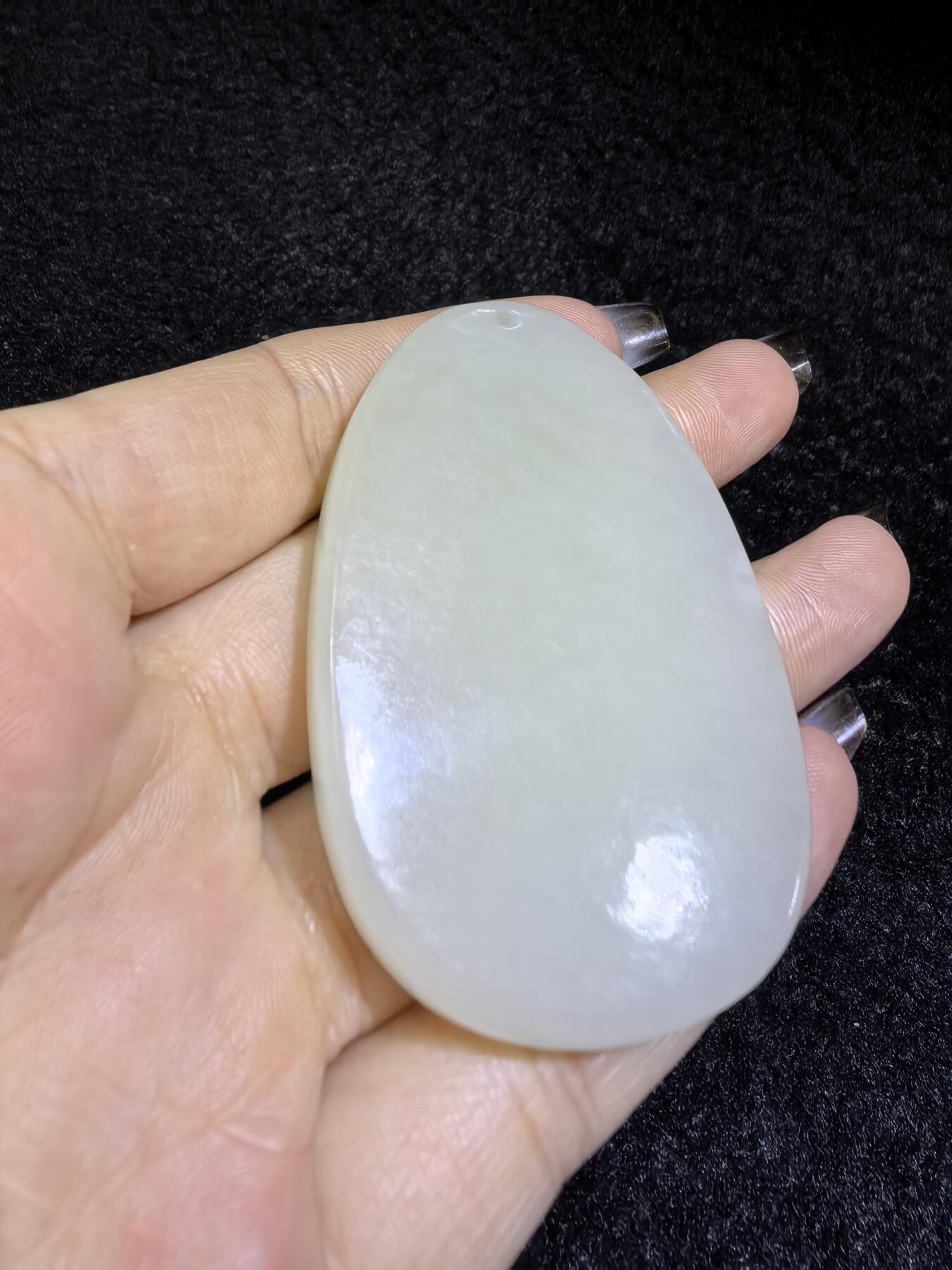 和田大日如来佛祖牌吊坠挂件男女款，结构致密，温润细腻，尺寸：5.7cm*3.8cm*0.7cm克重：34.9g