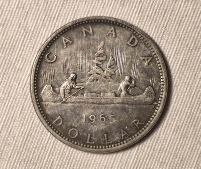 加拿大银币划船