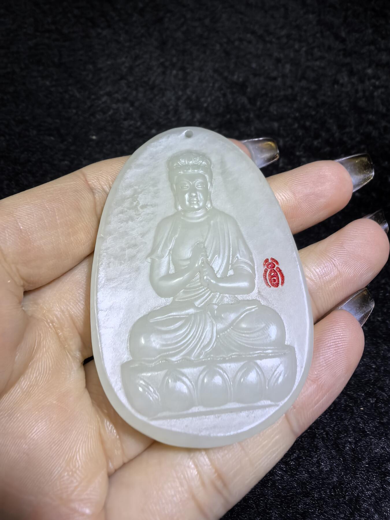 和田大日如来佛祖牌吊坠挂件男女款，结构致密，温润细腻，尺寸：5.7cm*3.8cm*0.7cm克重：34.9g