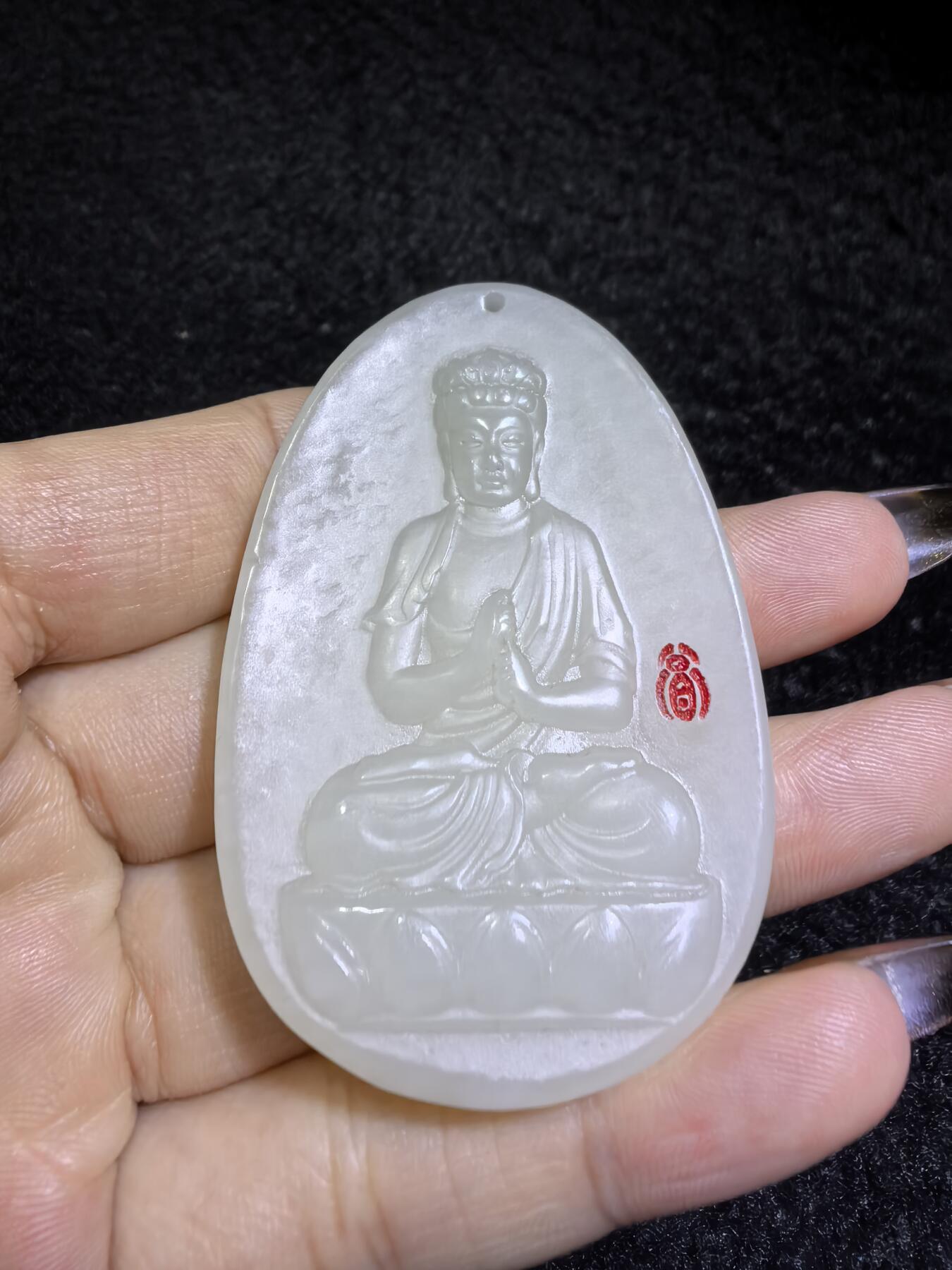 和田大日如来佛祖牌吊坠挂件男女款，结构致密，温润细腻，尺寸：5.7cm*3.8cm*0.7cm克重：34.9g