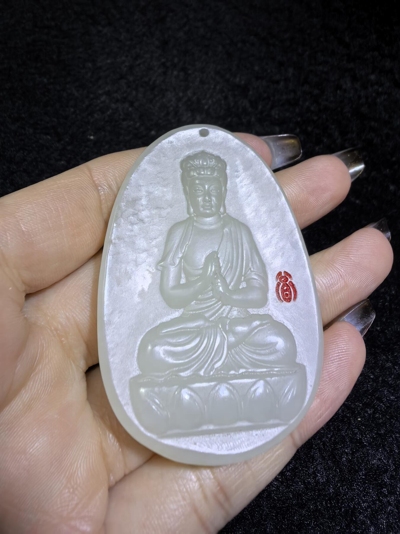 和田大日如来佛祖牌吊坠挂件男女款，结构致密，温润细腻，尺寸：5.7cm*3.8cm*0.7cm克重：34.9g