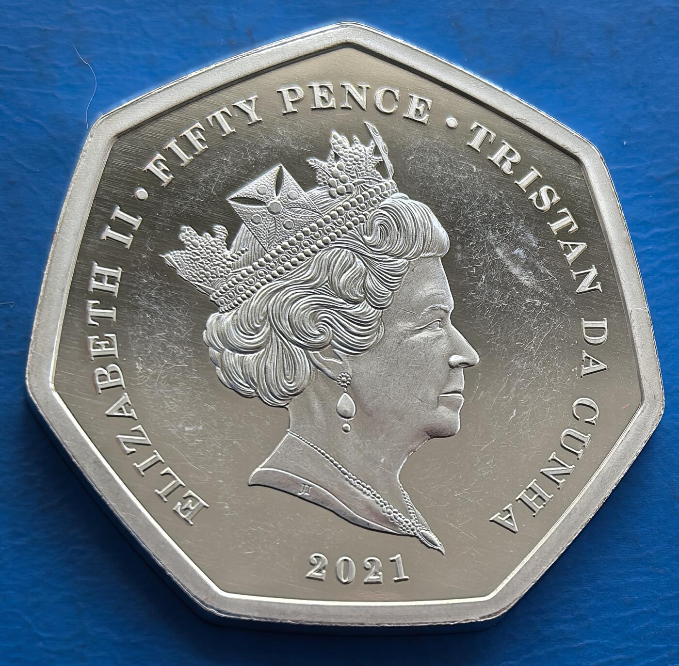 少见精制特里斯坦达库尼亚岛二战美女密码学专家琼•克拉克50便士纪念币发行量极少仅5万枚,11克