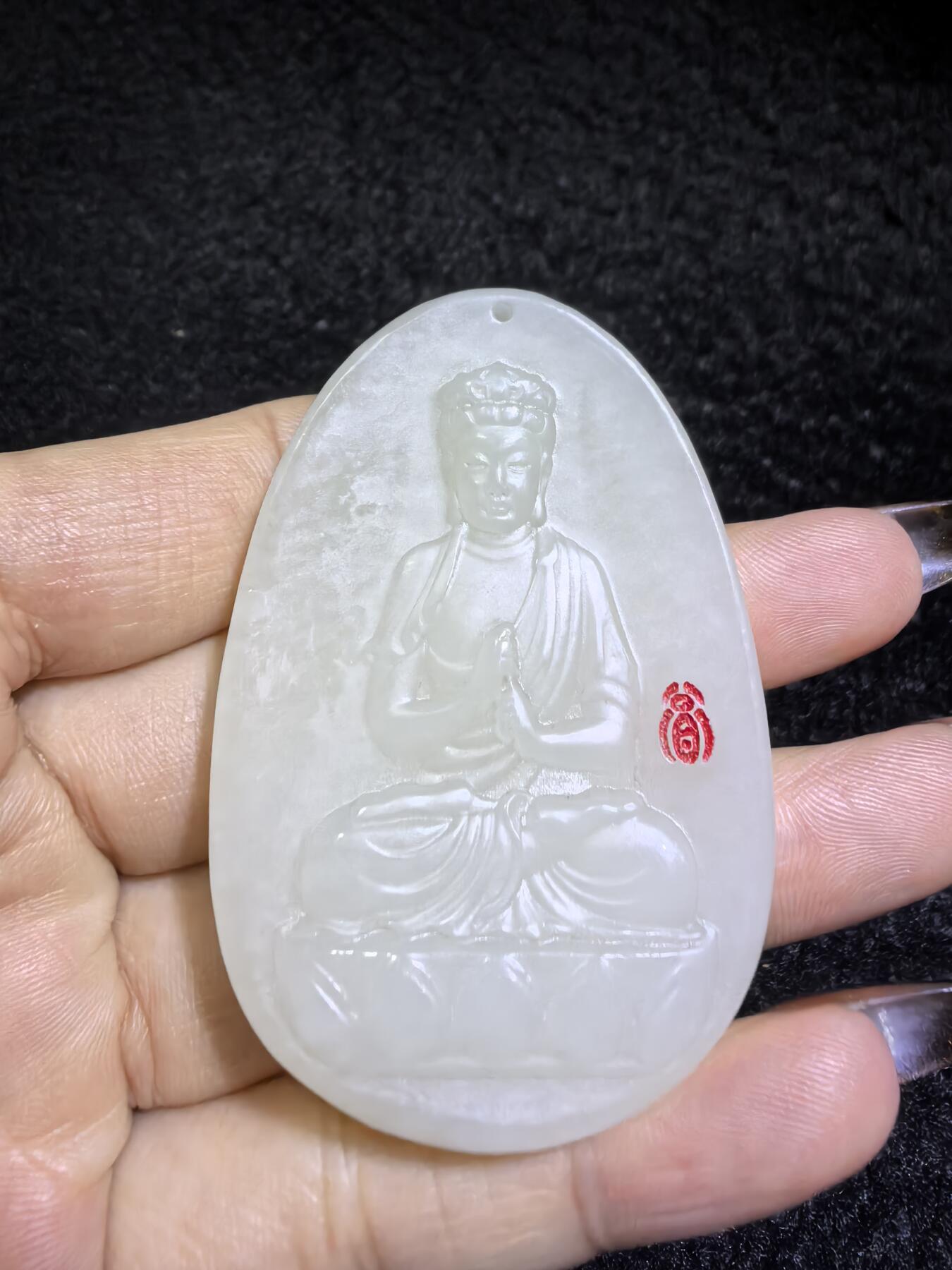 和田大日如来佛祖牌吊坠挂件男女款，结构致密，温润细腻，尺寸：5.7cm*3.8cm*0.7cm克重：34.9g