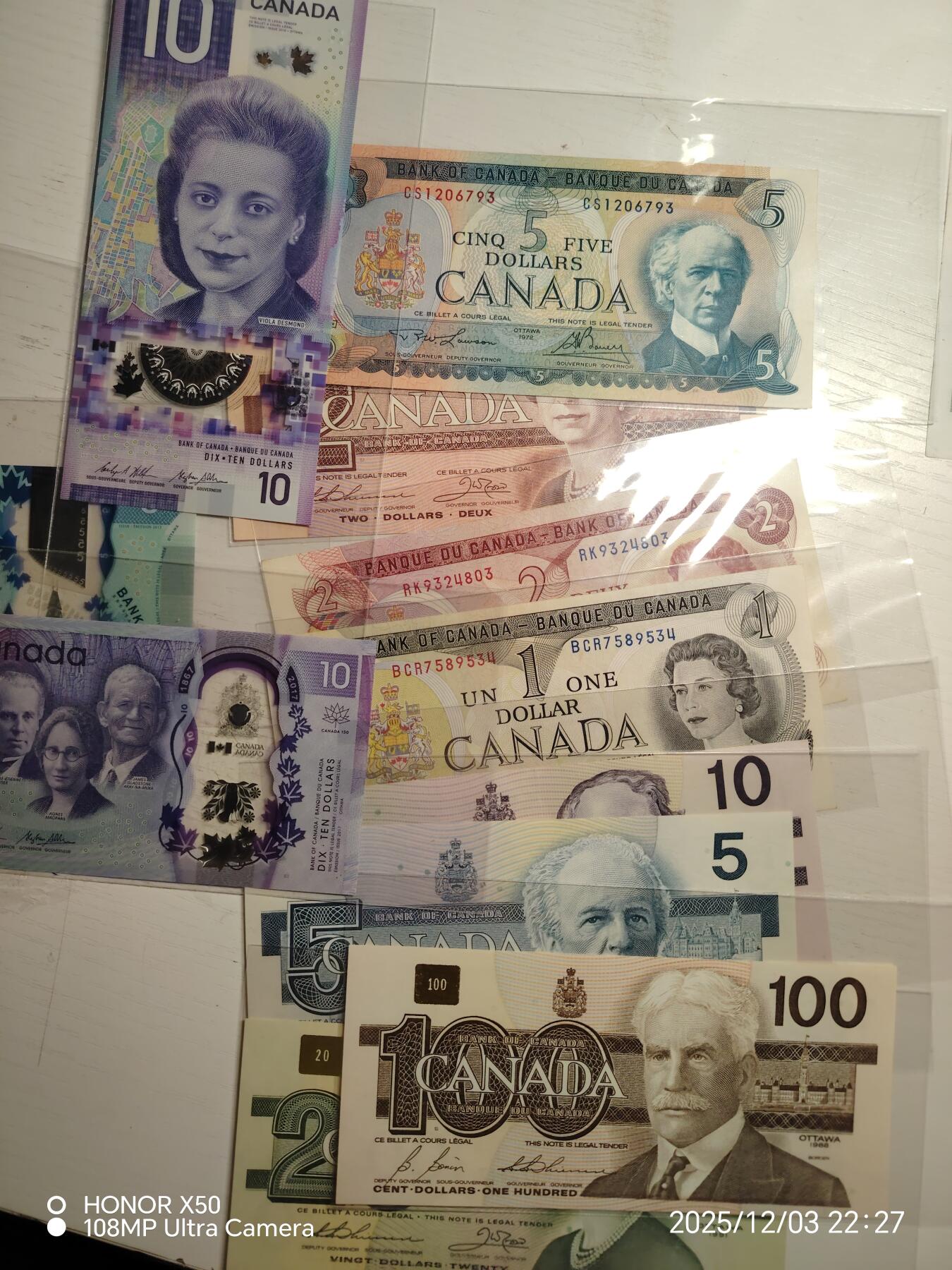 加拿大🇨🇦元收藏，一些一般的品种，但是胜在漂亮，主要是鸟版的，之后还想进军旅游版。。。。。。。。。。。。。。。。。。。。。。。。。。。。。。。。。。。。。。。。。。。。。。。。。😇😍😙🥰🥰