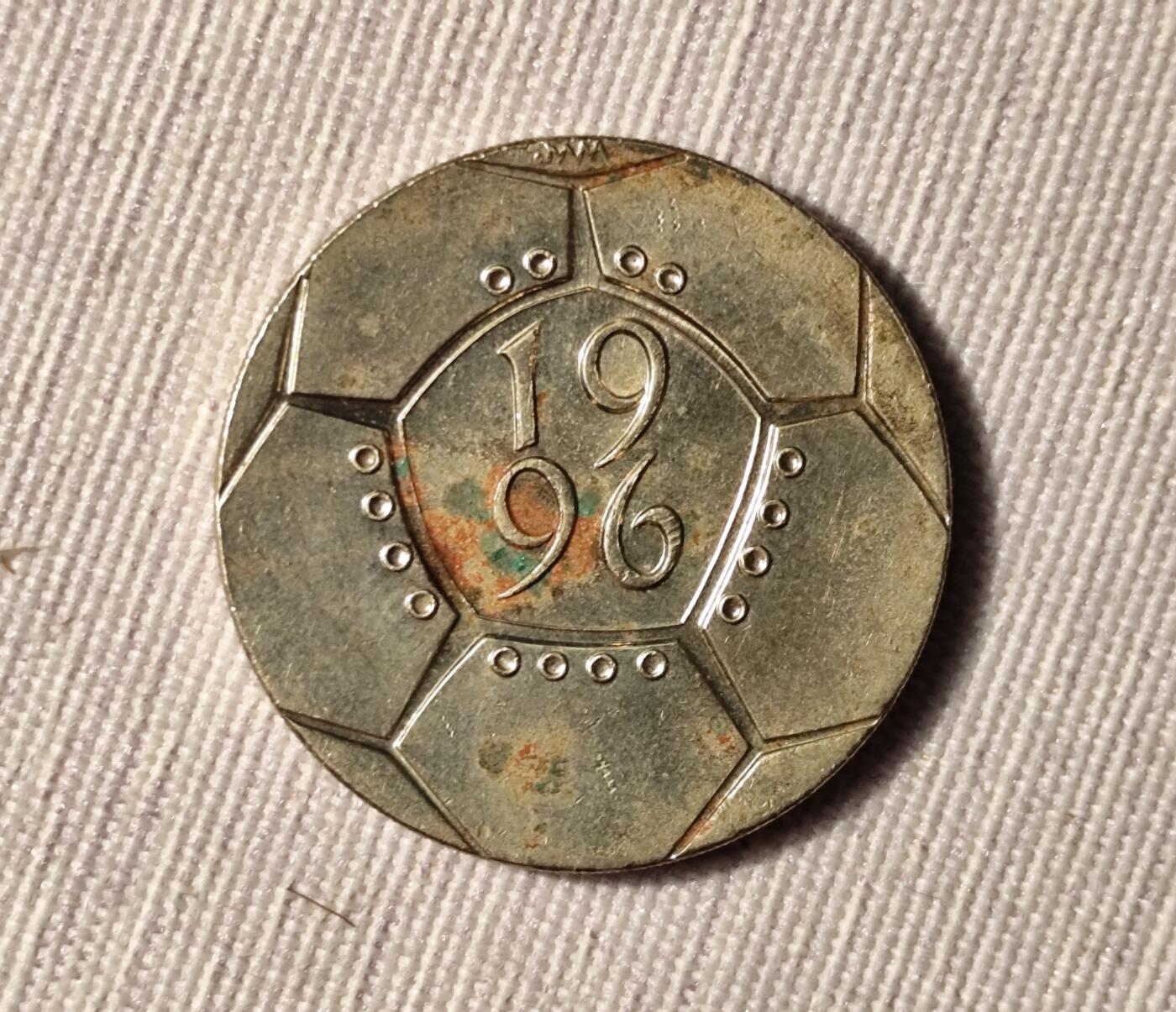 英国96年欧洲杯2英镑纪念币