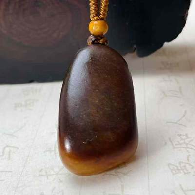 生肖马和田玉吊坠，马到成功，19.113g，玉质油润，俏色巧雕，高浮雕雕刻生动形象，尺寸33.20.11，另送鉴定证书！DK261208