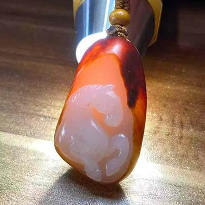 生肖马和田玉吊坠，马到成功，19.113g，玉质油润，俏色巧雕，高浮雕雕刻生动形象，尺寸33.20.11，另送鉴定证书！DK261208