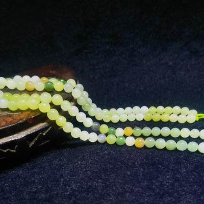 新疆和田玉多宝项链手串佛珠男女款，颗颗精选料子油润细腻个别微结构矿点，分别为:白玉、碧玉、烟紫、黄玉、鸭蛋青等。色泽饱满浓郁清新素雅。尺寸:0.6cm. 克重:36.5g