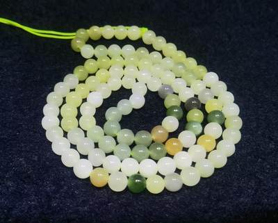 新疆和田玉多宝项链手串佛珠男女款，颗颗精选料子油润细腻个别微结构矿点，分别为:白玉、碧玉、烟紫、黄玉、鸭蛋青等。色泽饱满浓郁清新素雅。尺寸:0.6cm. 克重:36.5g
