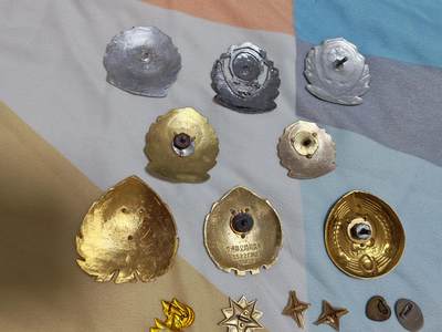 一堆杂七杂八的老徽章清仓了！速速捡漏！