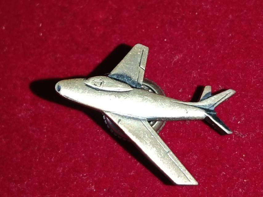 韩战银质徽章纪念章