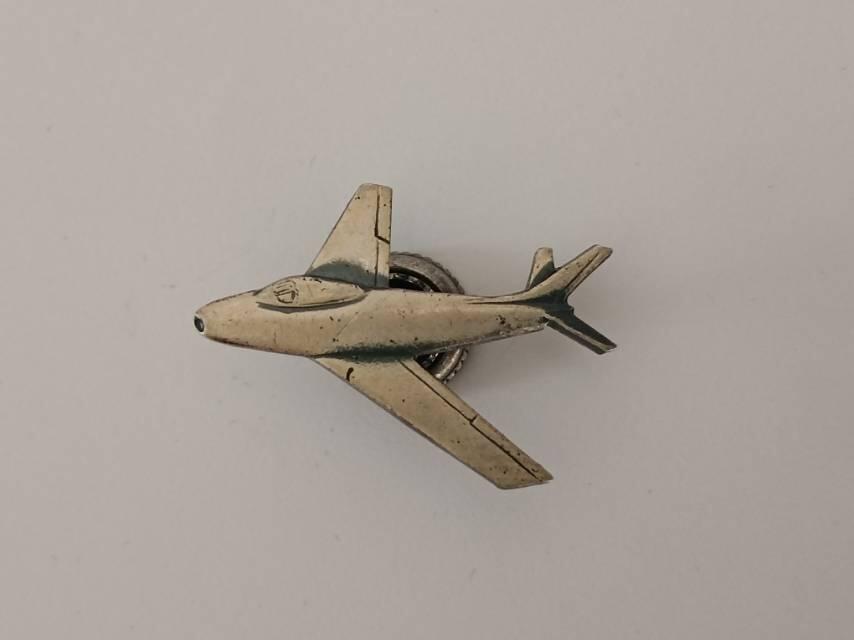 韩战银质徽章纪念章